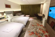 外国人「広い部屋！」「おいしそうな食事！」日本のちょっぴり贅沢船旅の映像に夢中