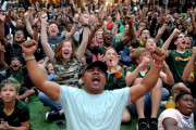 喜びを爆発させる南アフリカの人々に世界が感動（海外の反応）