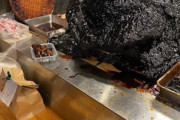 韓国人「60年間洗ってない壺が味の秘訣だという日本の飲食店…ﾌﾞﾙﾌﾞﾙ」