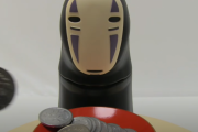 【海外の反応】「日本の貯金箱が可愛くて不気味！」日本のかおなし貯金箱