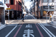 海外「日本の特徴がない通りなんだけど、懐かしい感じがするね」外国人が撮影した日本の交差点に様々なコメントが！