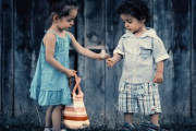 日本人もびっくり！とても礼儀正しい日本人の子ども「自分の国の代わりに日本に住みたいとは一瞬たりとも思わない」「子供がマスクをしていない」海外の反応