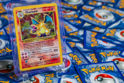 海外『もう英語版は買わない』日本版ポケモンカードのテクスチャ加工の美しさに世界が絶賛