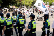 韓国人「主催者不明の蚕室集会が1ヶ月以上続くも警察は対応に苦慮」→「これが民意だ」