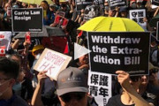 カナダ人「我々も香港を支持して行進するぞ！」→中国人「阻止！」