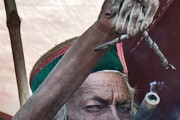 ヒンドゥー教のシヴァに45年もの間自身を捧げたインド人男性の右腕がヤバイｗｗｗｗｗｗ