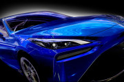 日本のトヨタの「燃料電池車」は失敗作？イーロン・マスクも指摘【タイ人の反応】