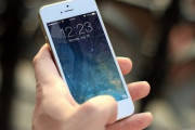 64台のスマホを駆使してポケモンGOを楽しむ台湾のおじいちゃんw「すごいゲーマー！」「自転車のミラーかと思ったw」海外の反応