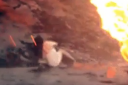 サヨナラ・・・。グツグツと煮えたぎる火山口へと滑り落ちていく絶望。海外の反応