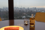 海外「東京のホテルはどこに行っても部屋が小さいと思ってたよ！」ホテル”アジア会館”を紹介する外国人