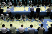 海外「日本の政治は民主主義か？」 アジア圏で民主主義体制への満足度が最低の日本に外国人たちからコメントが続々寄せられる 海外の反応