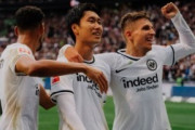 外国人「止められない」鎌田大地、PKで2ゴールの大活躍！今季9G3A！海外のファンが絶賛！【ﾄﾞｲﾂの反応】