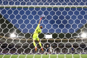 海外「凄い人生！」日本の伝説的サッカー選手が1試合限定の契約を結んで海外大騒ぎ！（海外の反応）
