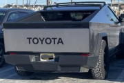 アメリカ人、テスラを日本車やドイツ車に偽装開始「イーロンマスクのせいで心配」