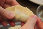 「うまそー！」日本風の餃子の作り方を紹介する日本人 海外の反応