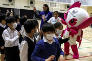 【海外】「賢明な判断だ！」コロナウイルスの感染拡大を防止する為、安倍総理が小中高校の休校を要請へ