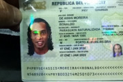【海外の反応】「なぜ..」元ブラジル代表ロナウジーニョが緊急逮捕！偽造パスポート所持..世界のファンに衝撃！