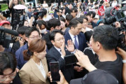 韓国人「赤どもは出て行け！」与党議員らがオリンピック公園でデモ隊に囲まれ引き返す事態に