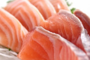 海外「日本人が鮭の刺身を食べないってのは本当？」サーモンSushiは日本の文化ではなかったのか・・・