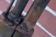 海外「錆びついた銃を渡されるロシアの新参兵達」