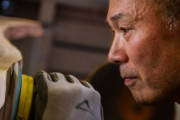 【海外感動！】ユーチューバー、北海道の職人に特注デスクを作ってもらう！