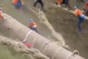 【海外の反応】日本で最も危険な祭り「御柱祭」　海外の反応「自殺ゲームと呼ばれるべき、バカげている」