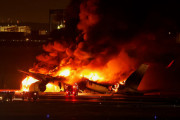 日本「新年から大地震に飛行機事故が起きた、終わりだよもう…」