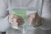4万円する「ジュース抽出器」が世界一役に立たない件 海外の反応