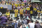 水曜集会阻止された正義連、右派団体が場所を先取り…少女像の前で正義記憶連帯解体叫ぶ＝韓国の反応