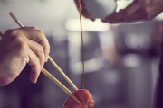 日本のグルメツアー！隠れた宝石♪沖縄を食べ尽くす！「全部おいしそう！」「あのピザクラストは完璧ね！」海外の反応