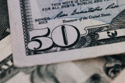 海外『これって自分たちの借金を自分たちで買ってるだけじゃん』米財務長官の“うっかり置き忘れたメモ”騒動に世界が爆笑