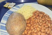 イギリス人「俺達の病院食がどんな感じか見せていくぞ！」