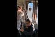 海外「日本の電車で未確認生命体が発見されるｗｗｗ」衝撃の電車内に外国人が驚愕 ラッシュアワーで彼の角はどうなってしまうのか