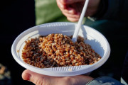 日本「ロシア人って今でもこうやって蕎麦を食べてるの？？」