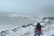 海外「海の怖さを過小評価して人生の終わりに直面する人々」
