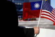 韓国紙「韓国にヤンセン100万回分をくれた米国、台湾にはモデルナ250万回分を送った」