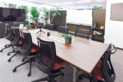 海外「日本の会社の細かいルールに従おうとすると気が狂うぞ」日本人は神経質すぎるんだよ・・・