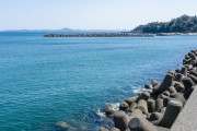 海外「命より大事なものがあるか？」テトラポッドに登るのはマジでやめとけ