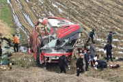 通勤バスが10m転落の大事故も死者ゼロ…韓国で「奇跡」と同時に危険運転への怒り噴出