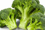 日本の街角に巨大なブロッコリーが出現？！←海外「野菜は食べよう！」（海外の反応）