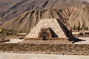 アルゼンチン人「お前らの国に1000年以上前の建物は残ってる？」