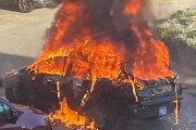 【英雄】英国でタクシー爆発、運転手がとっさの機転で自爆テロ犯を車内に閉じ込めていたことが判明