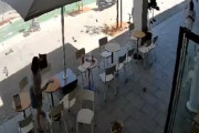 海外「血で血を洗うイスラエル。難民キャンプ軍事作戦への報復で、カフェに車が突っ込み人々を刺殺」