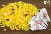 謎肉も！具と麺が飛び出すカップヌードルクラッカー　海外の反応