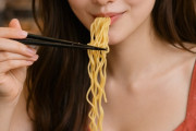 韓国人「なぜ日本人は毎日ラーメンを食べて平気なのか？“長寿大国”であり続ける食習慣のミステリーとは？」→「これは驚愕‥（ﾌﾞﾙﾌﾞﾙ」