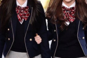 韓国人の反応「アメリカ人が的中できない日韓女子高生クイズ　1枚だけ日本人がいます」