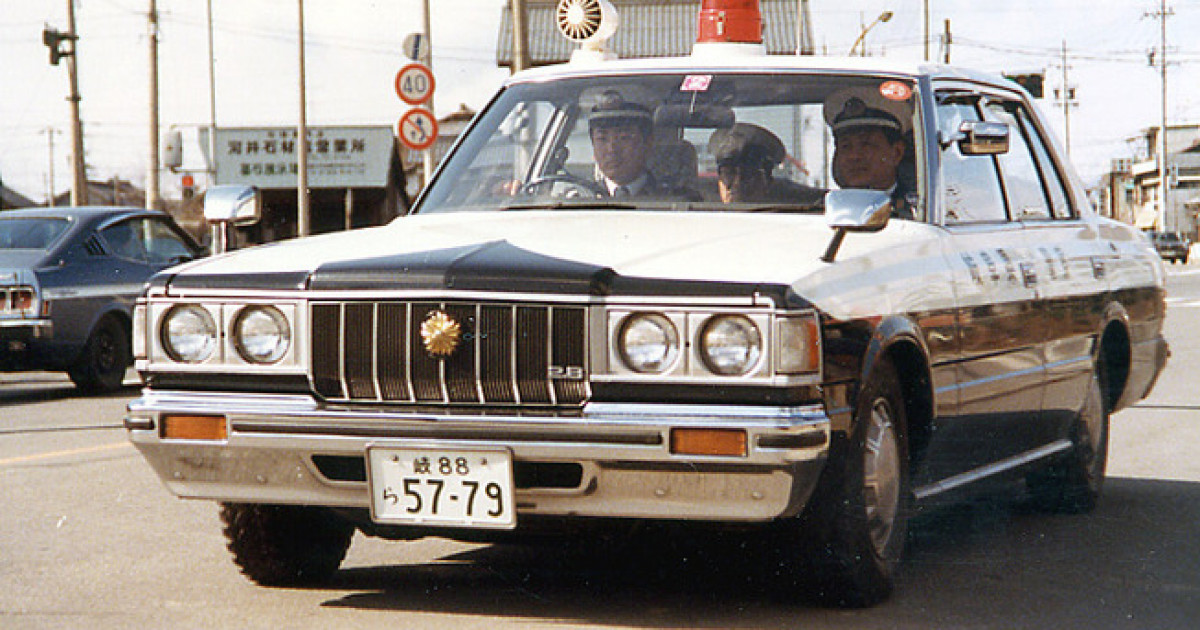 外国人「昔の日本車は好き」世界で使われた古いパトカーや救急車が話題 | 海外の反応アンテナ