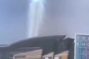 海外「中国で奇妙な光現象が起きたがこれは一体なんだ？」→「ヒント：大気汚染」