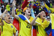 【海外の反応】エクアドル人が世界のサッカーファンを代弁するチャントをかます「世界が一つにｗ」
