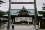 日本の安倍前首相が靖国神社を参拝！【タイ人の反応】